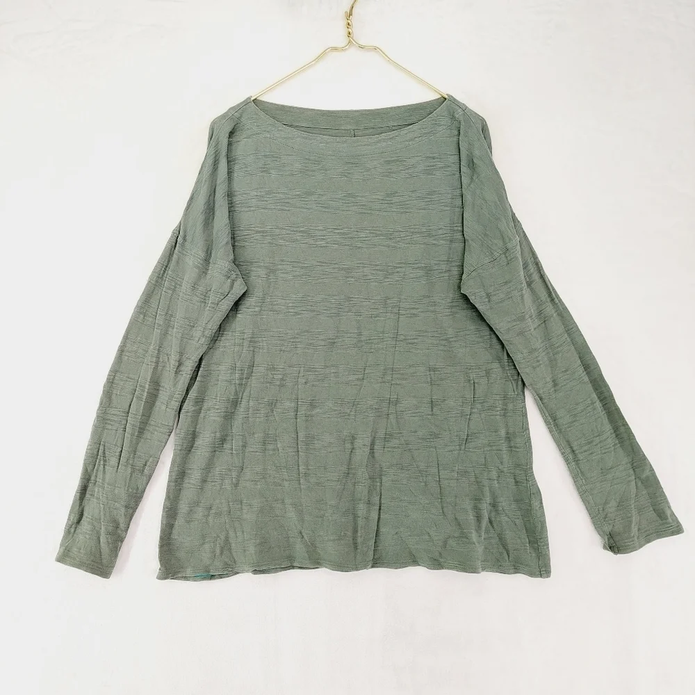 The North Face Green Boat Neck Long Sleeve Activewear T-Shirt P6563